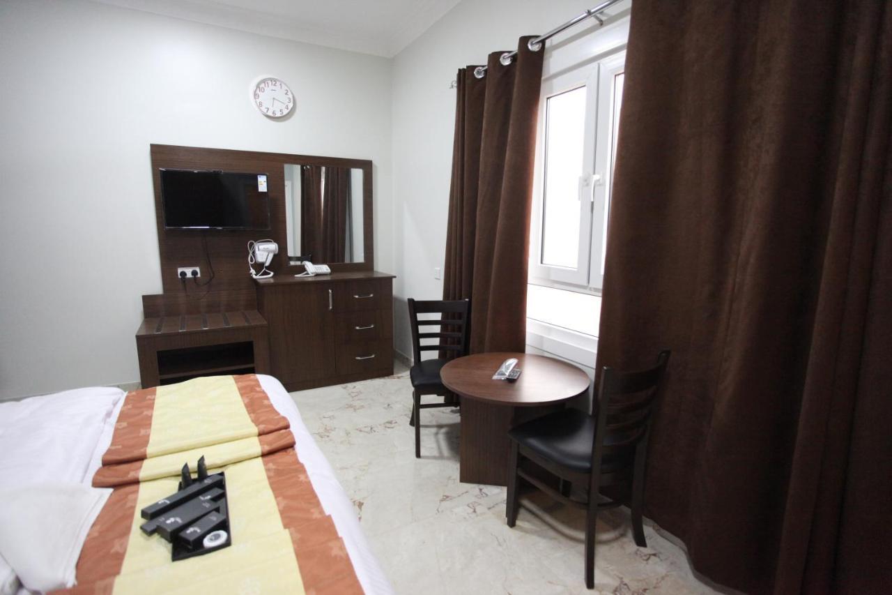Almanzel Hotel Apartments マスカット エクステリア 写真